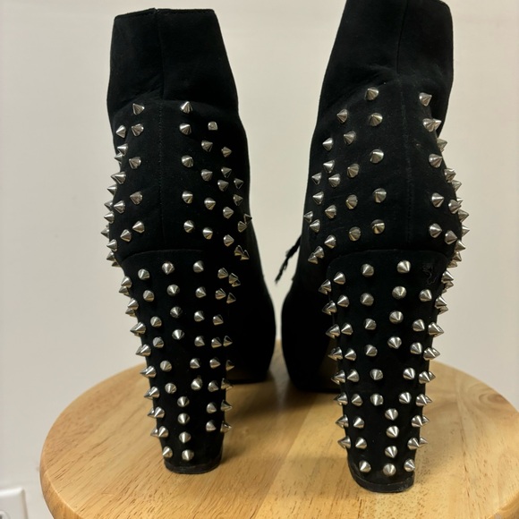 Black studded suede lace up heels size 10 - Picture 3 of 6
